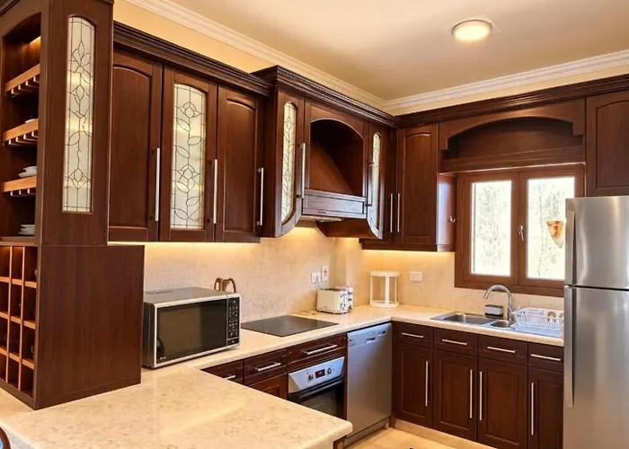Villa Heated Pool, Nanny Room! 4br Spacious Sabina